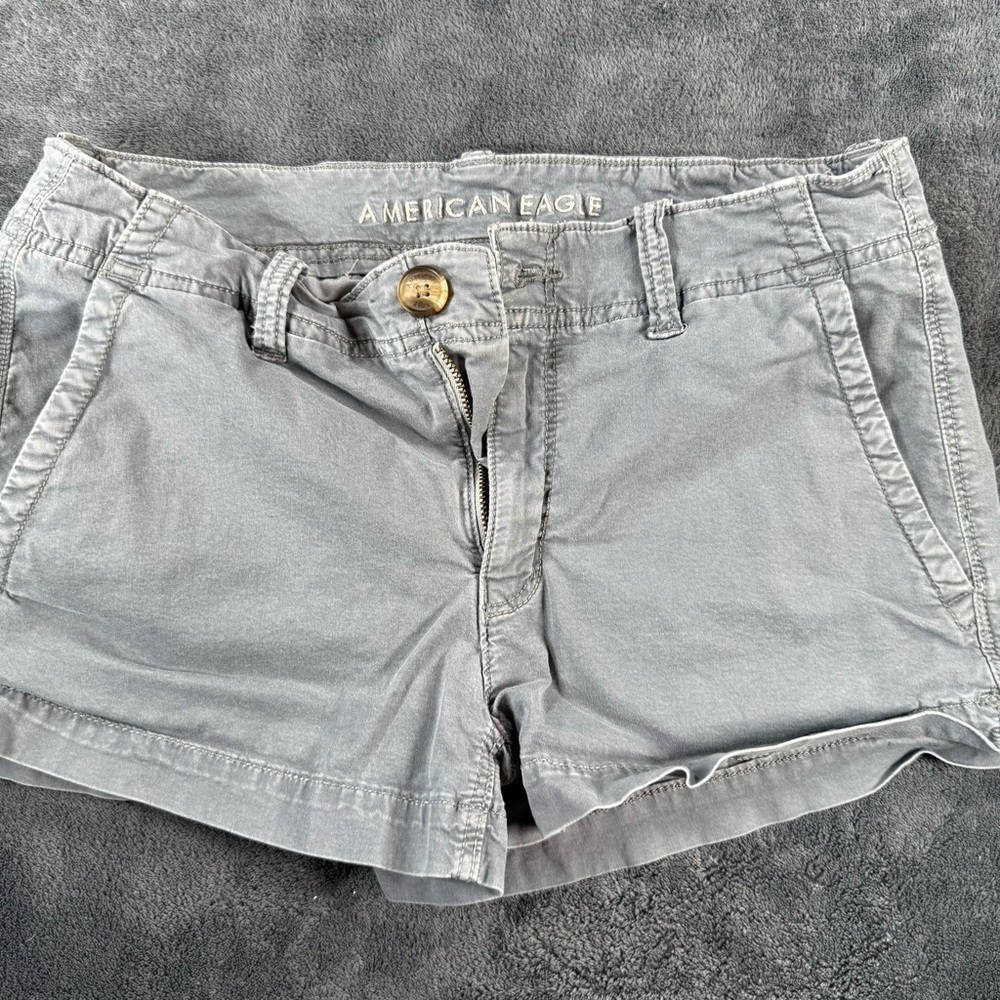 American Eagle Outfitters Light Gray Women's super stretch shorties size 6